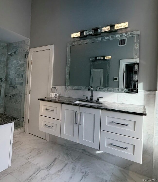 Building Photo - 10 Skyes Neck Ct