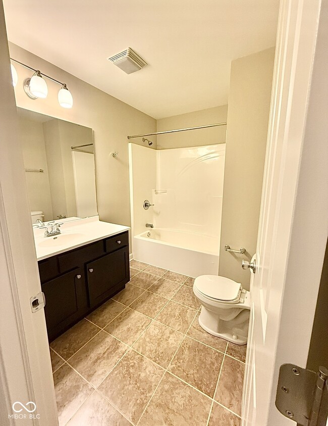 Building Photo - 836 N Beville Ave