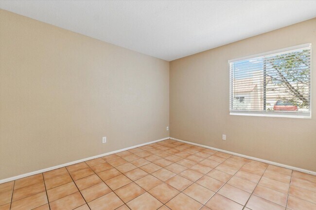 Building Photo - 1743 E Tara Dr