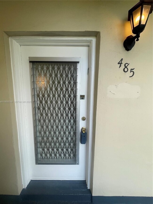 Building Photo - 485 Flanders K