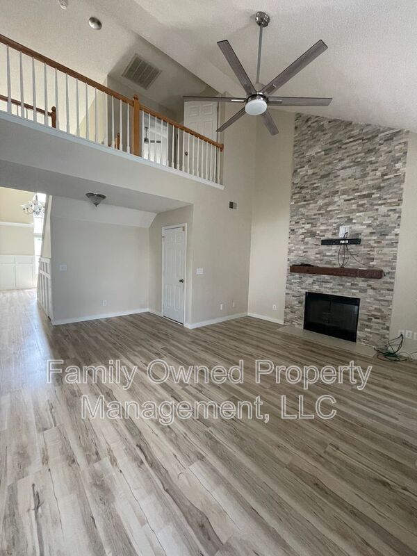 Building Photo - 113 Rockdale Ln