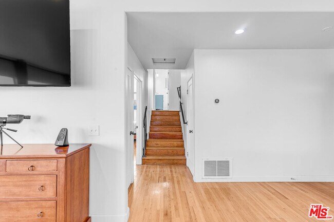Building Photo - 3632 Amesbury Rd