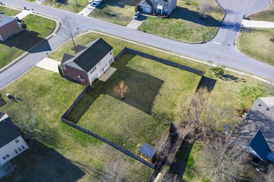 Building Photo - 2601 Potomac Ct