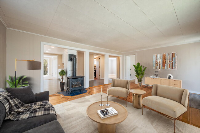 Building Photo - "Charming 3-Bedroom Home Near the Old Mill"