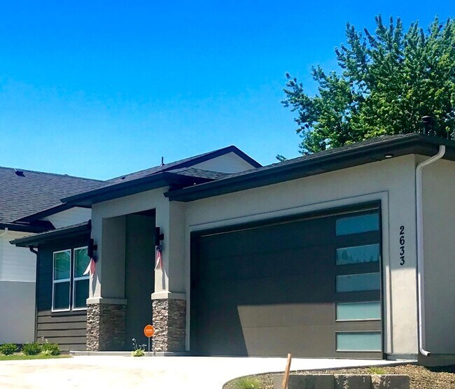Building Photo - Beautiful Boise Home Available 8/21/26