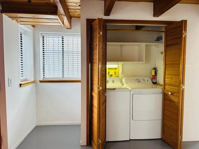 Building Photo - West Oakland 5th St