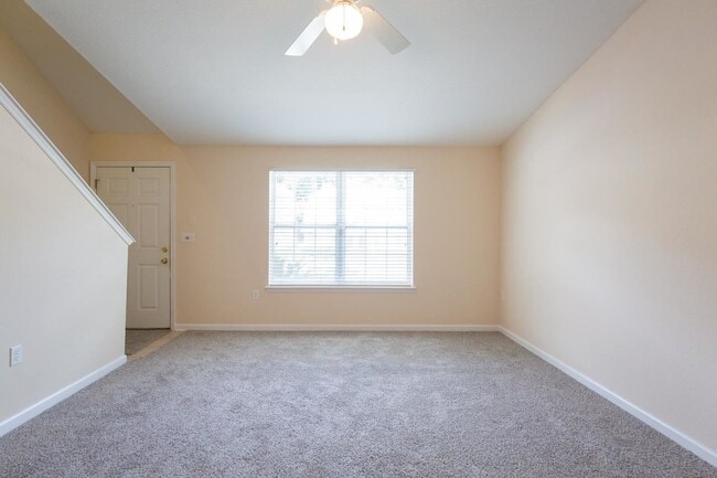 Building Photo - 4434 Gearhart Rd