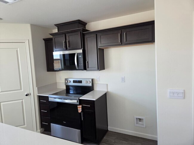 Building Photo - Brand new spacious single family home in Bakersfield - Schedule your tour now!