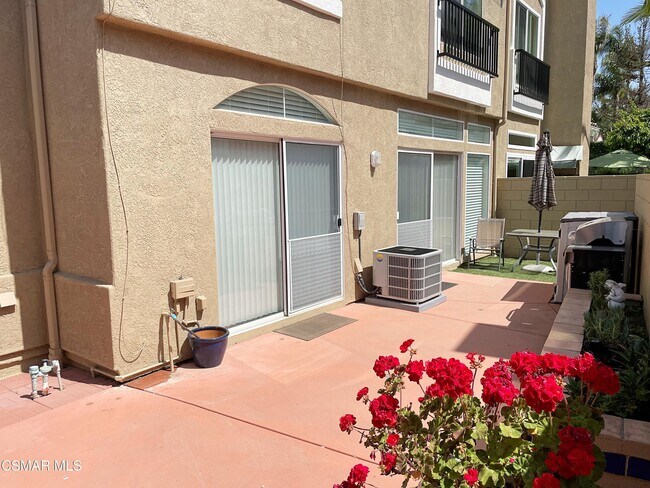 Building Photo - 4149 Flowerview Ct