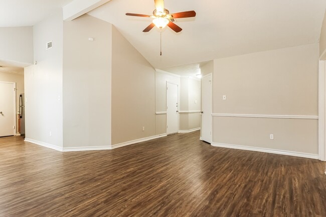 Building Photo - 20327 Bridgedale Ln