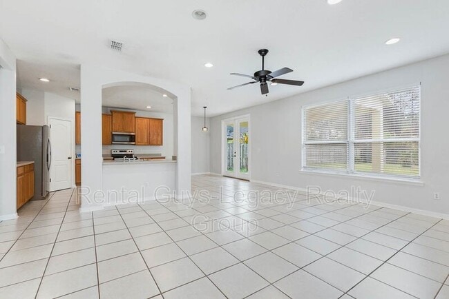 Building Photo - 402 Hearthside Ct