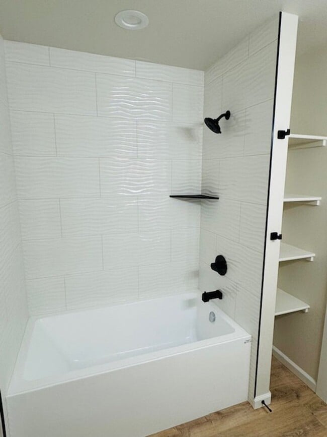 Building Photo - Brand New Duplex with upgraded finishes th...