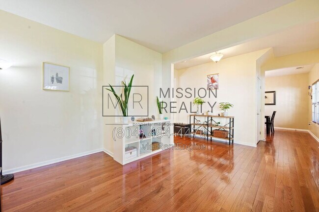Building Photo - 5106 Timsbury Pointe Dr