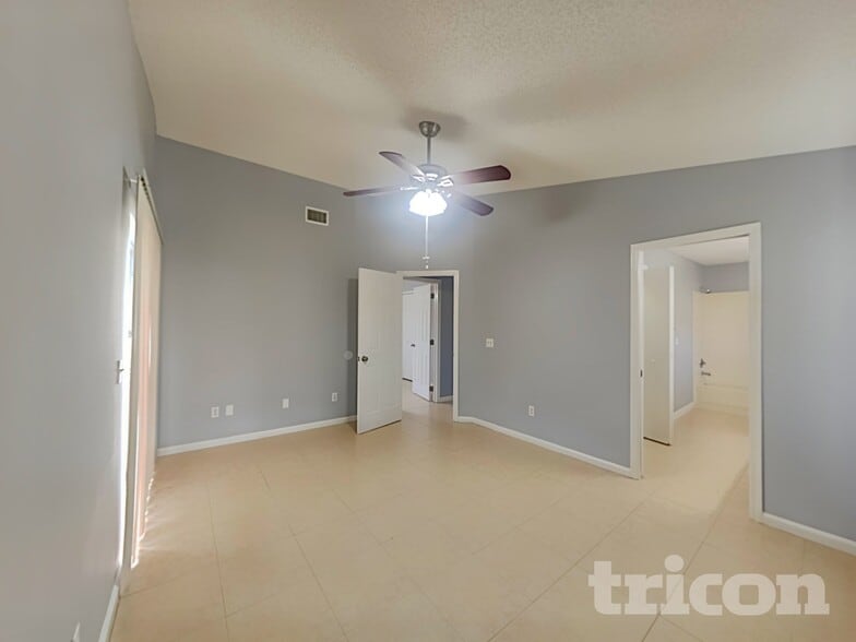 Building Photo - 9808 Red Clover Ave