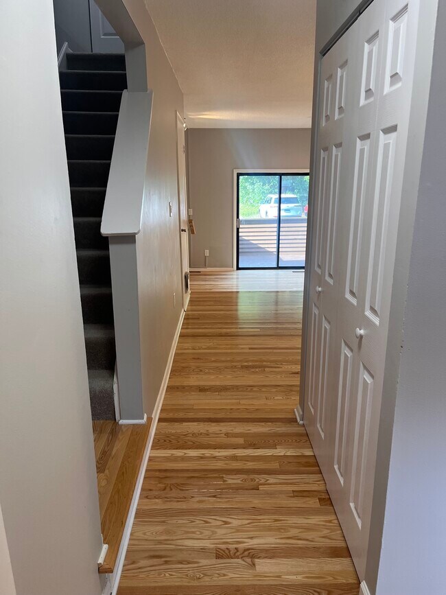 Building Photo - 108 Cedar Knolls Dr