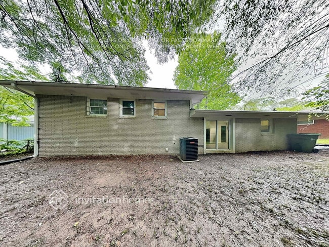 Building Photo - 2362 Springdale Cir SW