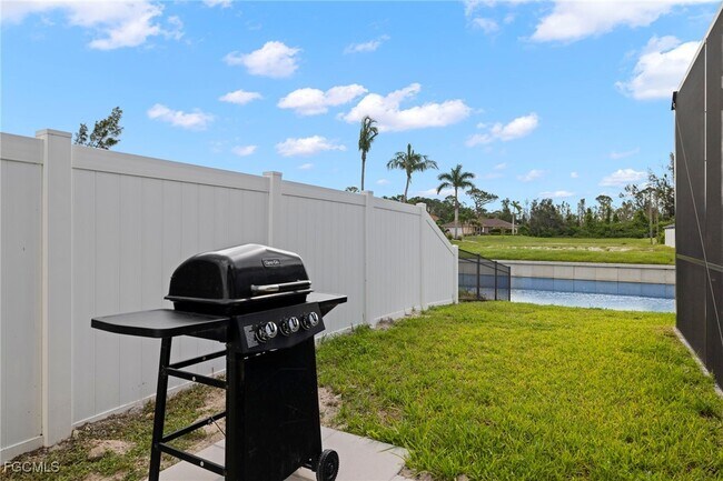 Building Photo - 1137 SW 18th Ct