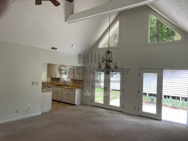 Building Photo - 100 Sandown Dr