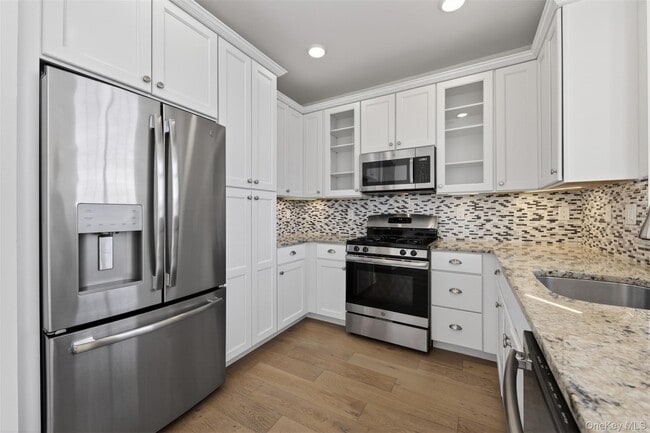 Building Photo - 402 Sacandaga Loop