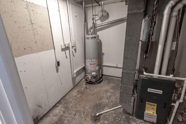 Building Photo - 6108 E St Charles Rd