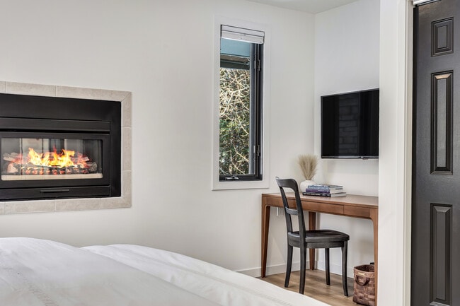 Building Photo - 135 Carriage Way