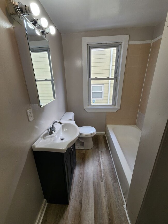 Building Photo - 137 Washington St