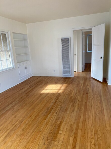 Building Photo - 4557 Alumni Ave