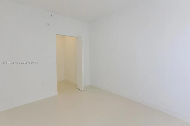 Building Photo - 25850 SW 140th Ct