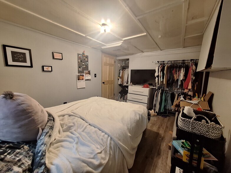 Building Photo - 1103 Highland Ave