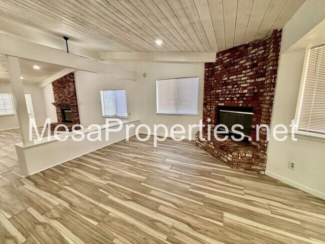 Building Photo - 15717 Bear Valley Rd