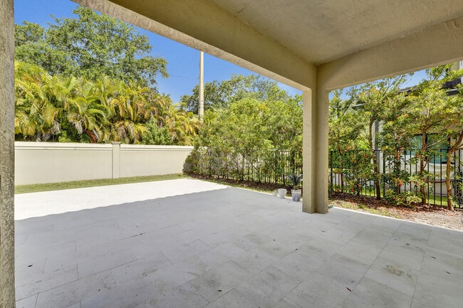 Building Photo - 5939 Brookfield Cir W