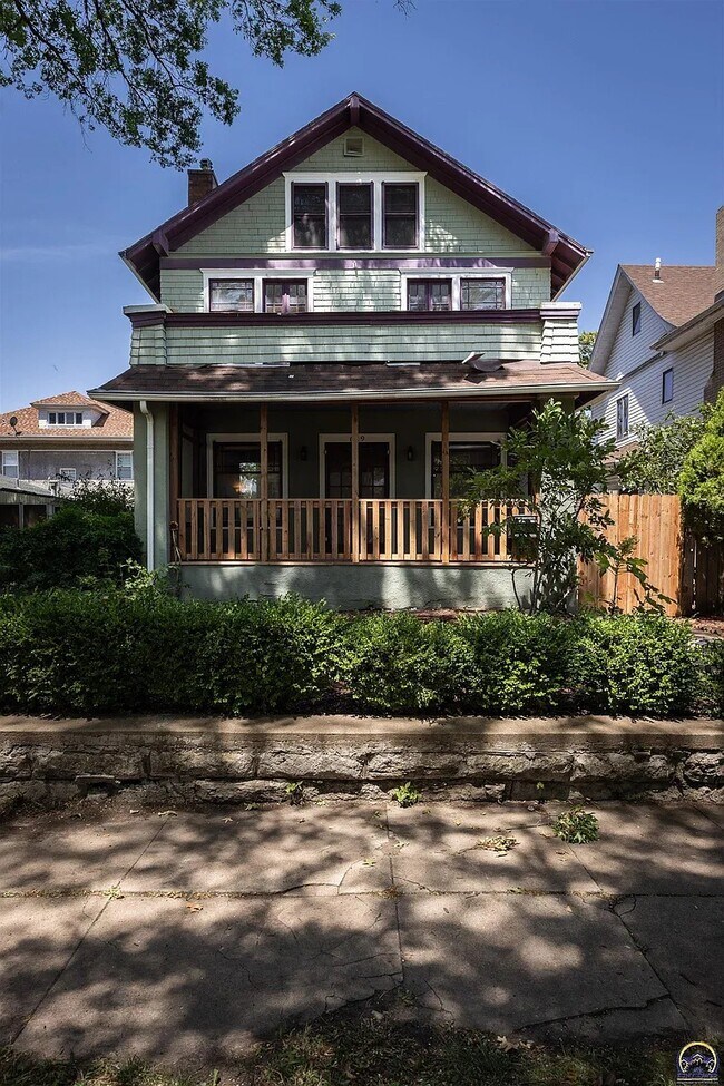 Primary Photo - 629 SW Taylor St