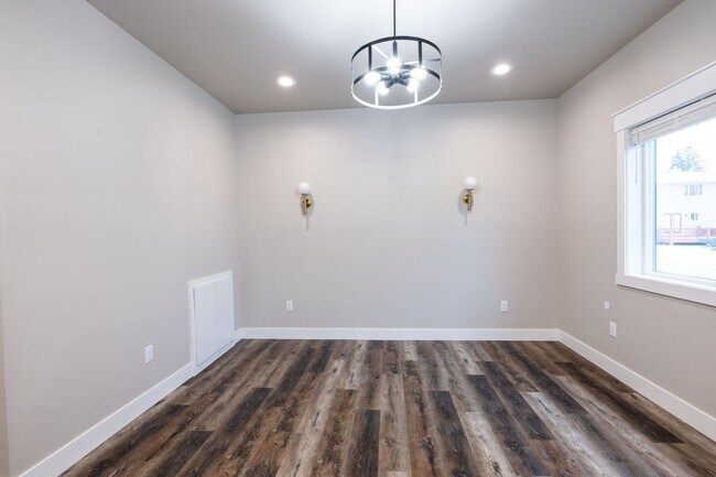 Building Photo - Beautiful 3 Bed, 2.5 Bath Townhome in Ashton - Shorter lease terms available