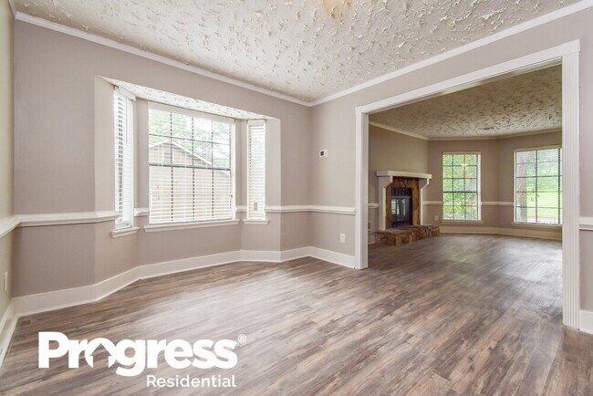 Building Photo - 5385 Walker Rd