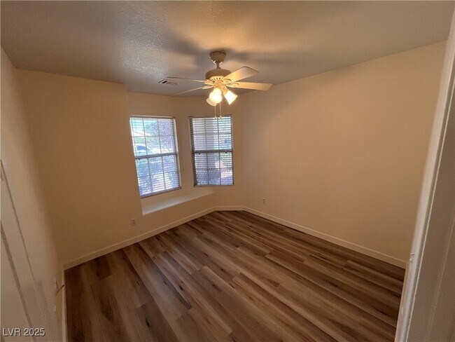 Building Photo - 5433 Honey Mesquite Ln