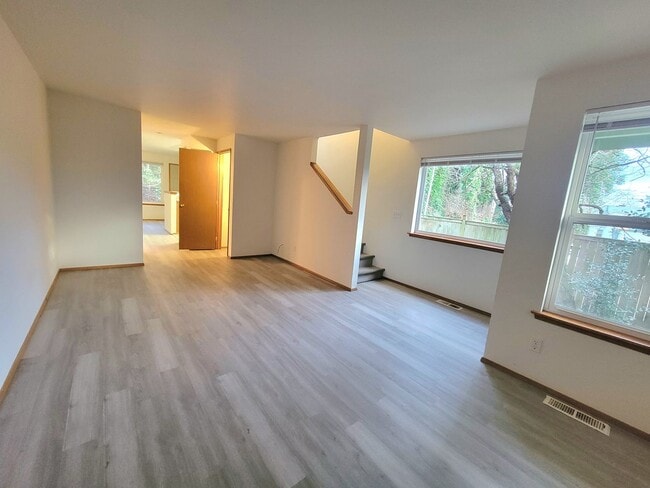 Building Photo - 2804 Pine Rd NE