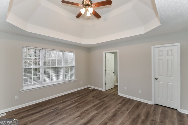 Building Photo - 1816 Creveis Rd