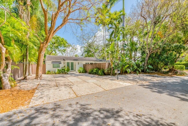 Building Photo - 4071 Barbarossa Ave