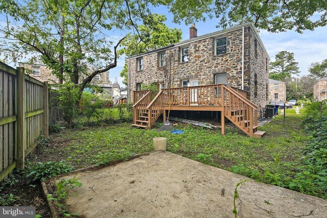 Building Photo - 5107 Laurel Ave