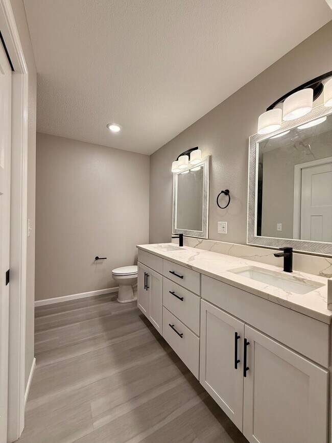 Building Photo - 1291-MF3-E