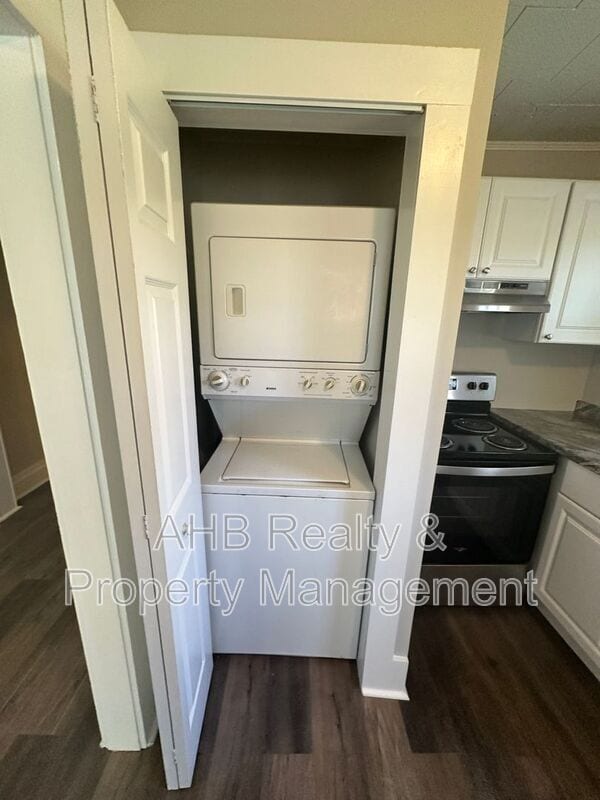 Building Photo - 511 Cummings St