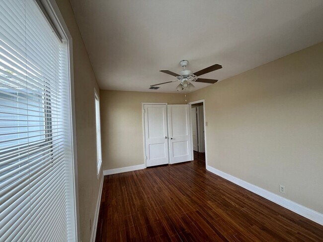 Building Photo - Ready for move in