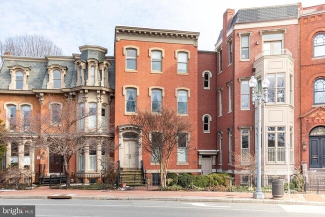 Building Photo - 20 Logan Cir NW