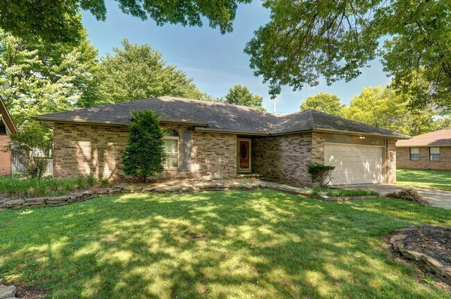 Building Photo - Charming 3 Bed | 2 Bath Home with Beautiful Outdoor Living