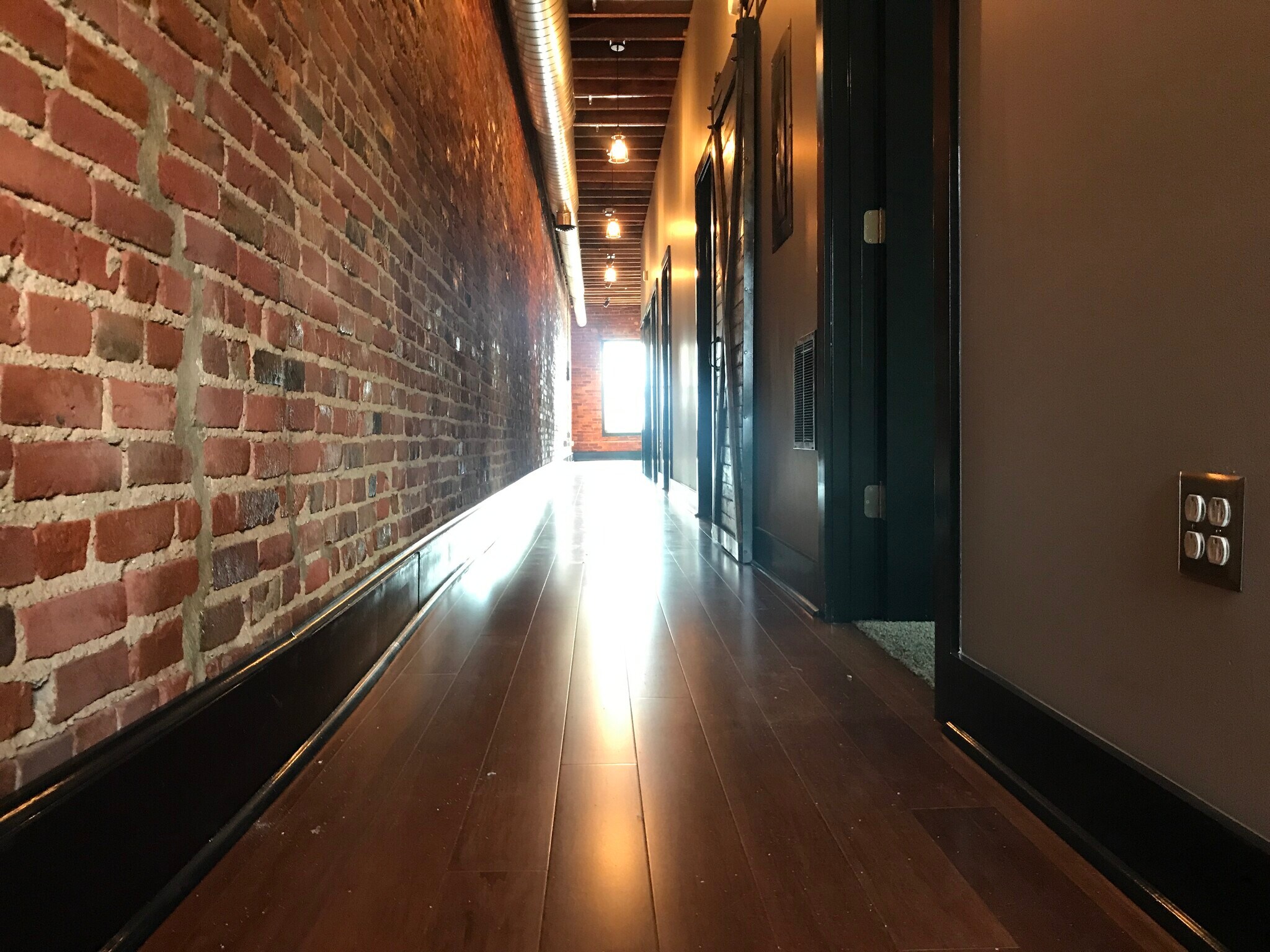 Building Photo - 426 Main St