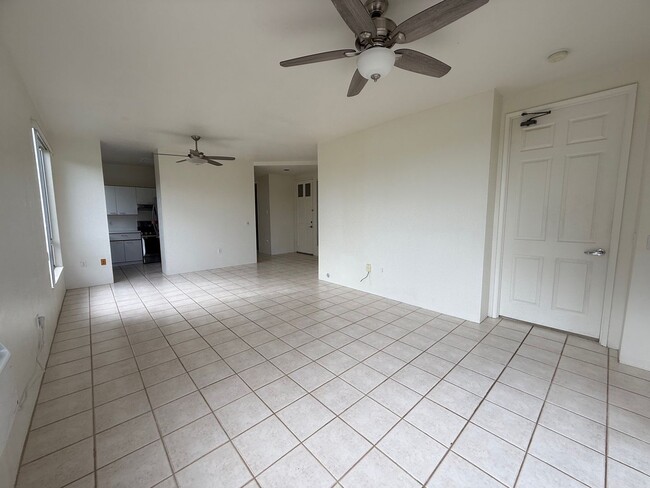 Building Photo - Spacious 2 Bedroom, 2 Full Bath End Unit with 2 Parking at Kekuilani Villas