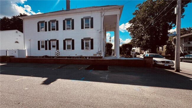 Building Photo - 27 Baird Ave