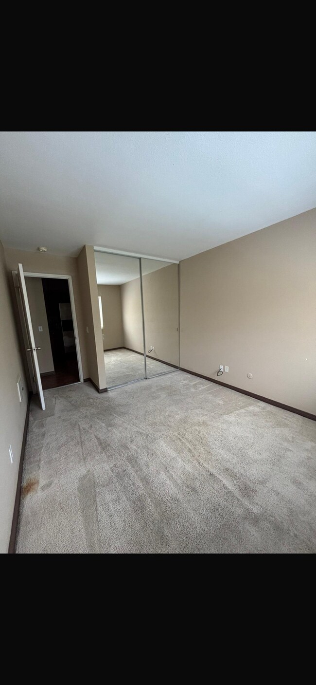 Building Photo - 3040 Alta View Dr