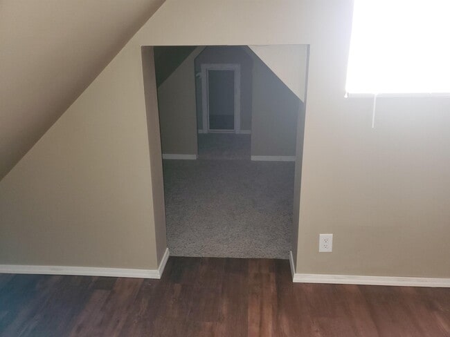 Building Photo - 3213 Center St NE