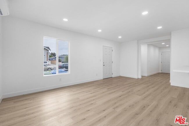 Building Photo - 1613 W 209th St